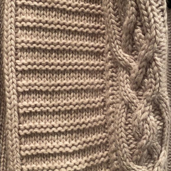 August cashmere sweater. - Picture 4 of 7